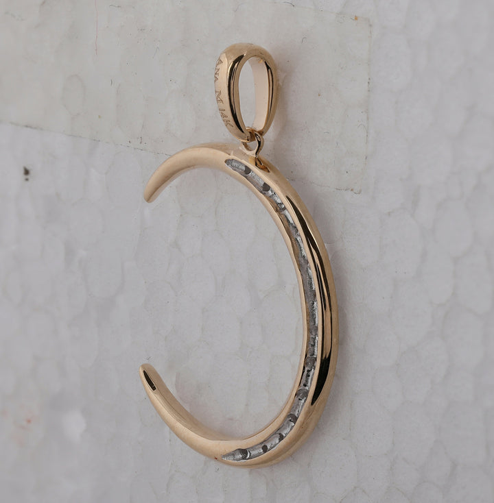 14kt Yellow Gold Womens Round Diamond Crescent Moon Pendant 1/6 Cttw Daisy Joyeria
