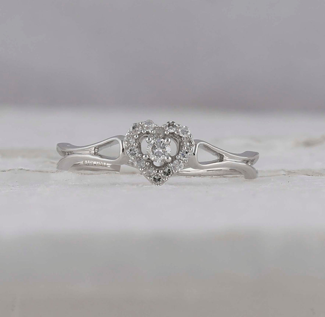 10kt White Gold Womens Round Diamond Heart Promise Bridal Ring 1/10 Cttw 7 Daisy Joyeria