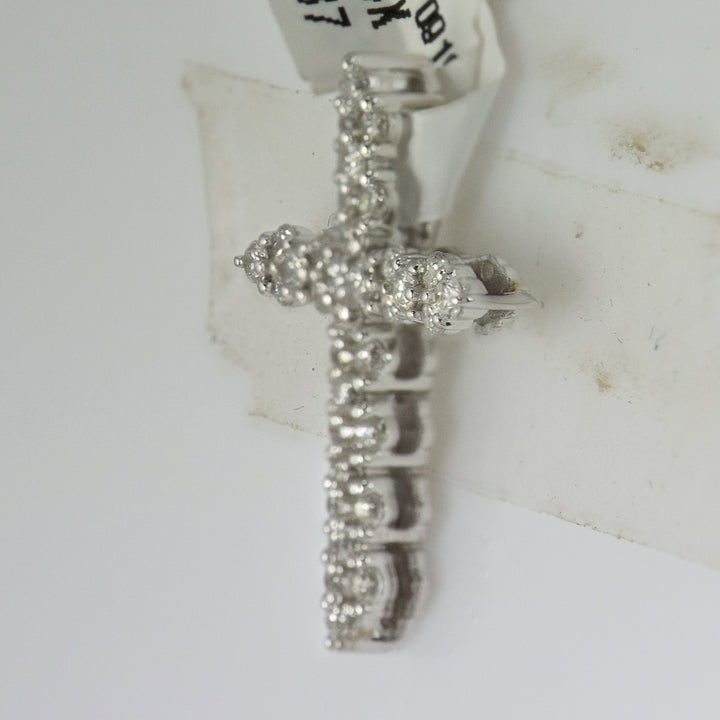 1/2CT-DIA CN CROSS PENDANT Daisy Joyeria